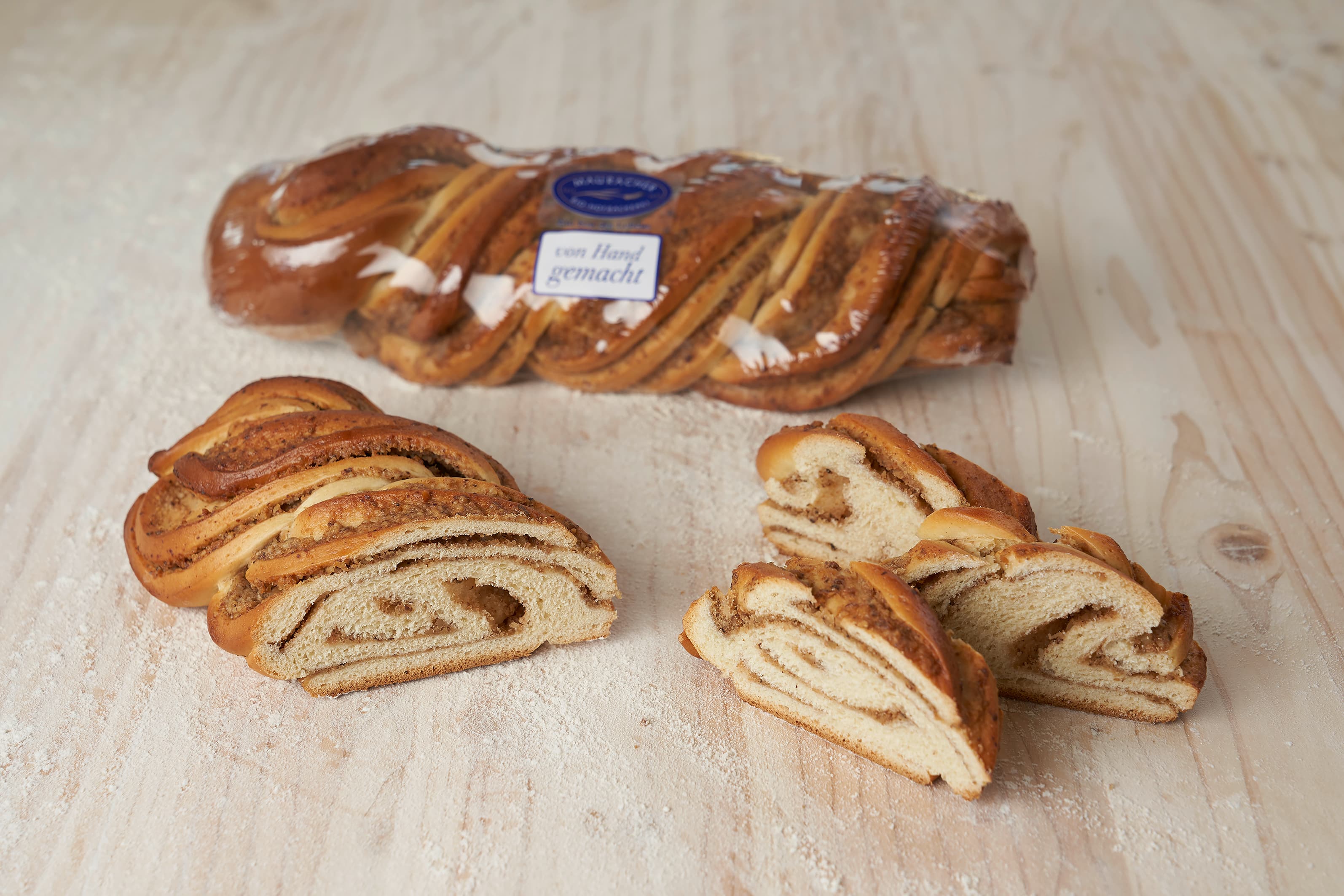 Hefezopf mit Nussfüllung 460g foliert