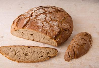 Bio-Sauerteig nach alter Tradition am Mauracher Hof